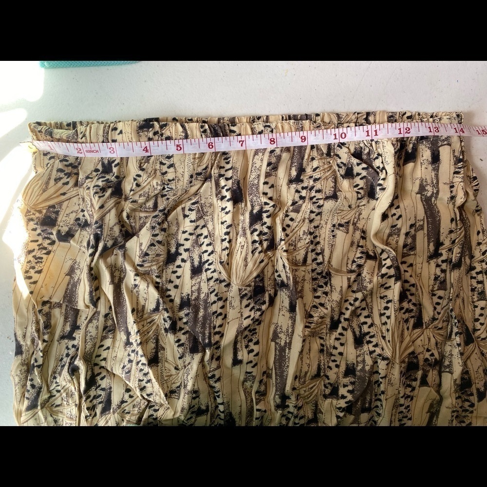 EUC Allison Taylor Skirt. Size Large. Elastic waist - Picture 8 of 8